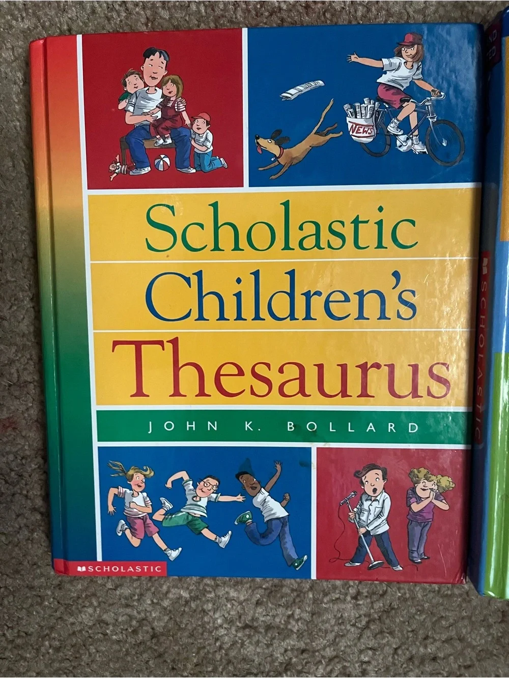 Scholastic Rainbow-Cover Children's Thesaurus - Red, Yellow, Green, Blue